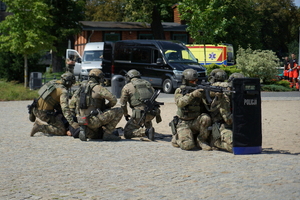 policyjny piknik na Wyspie Młyńskiej