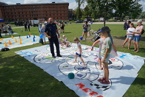 policyjny piknik na Wyspie Młyńskiej