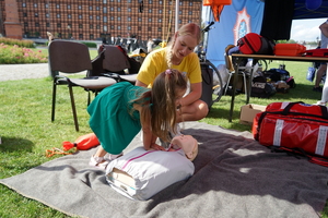 policyjny piknik na Wyspie Młyńskiej