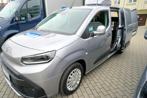 Nowy pojazd służbowy Toyota Proace