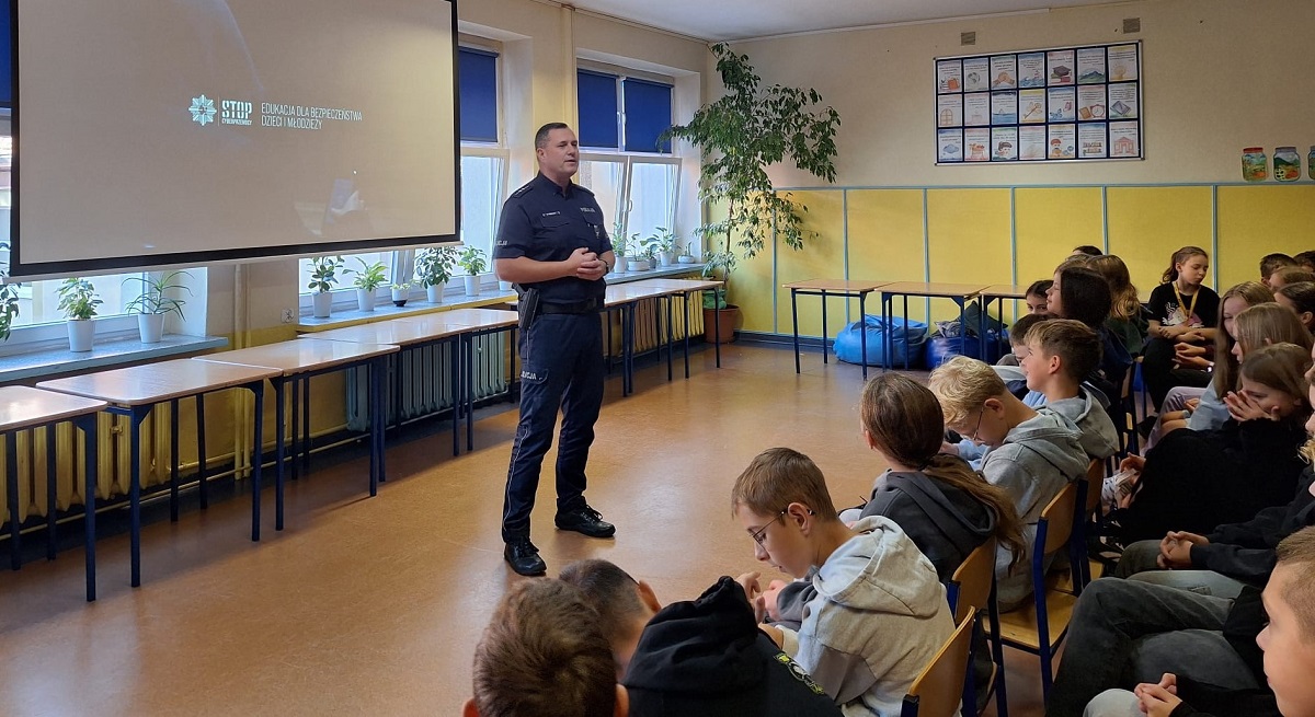 Policja z Wąbrzeźna prowadzi spotkania w ramach kampanii „Dzieciństwo bez