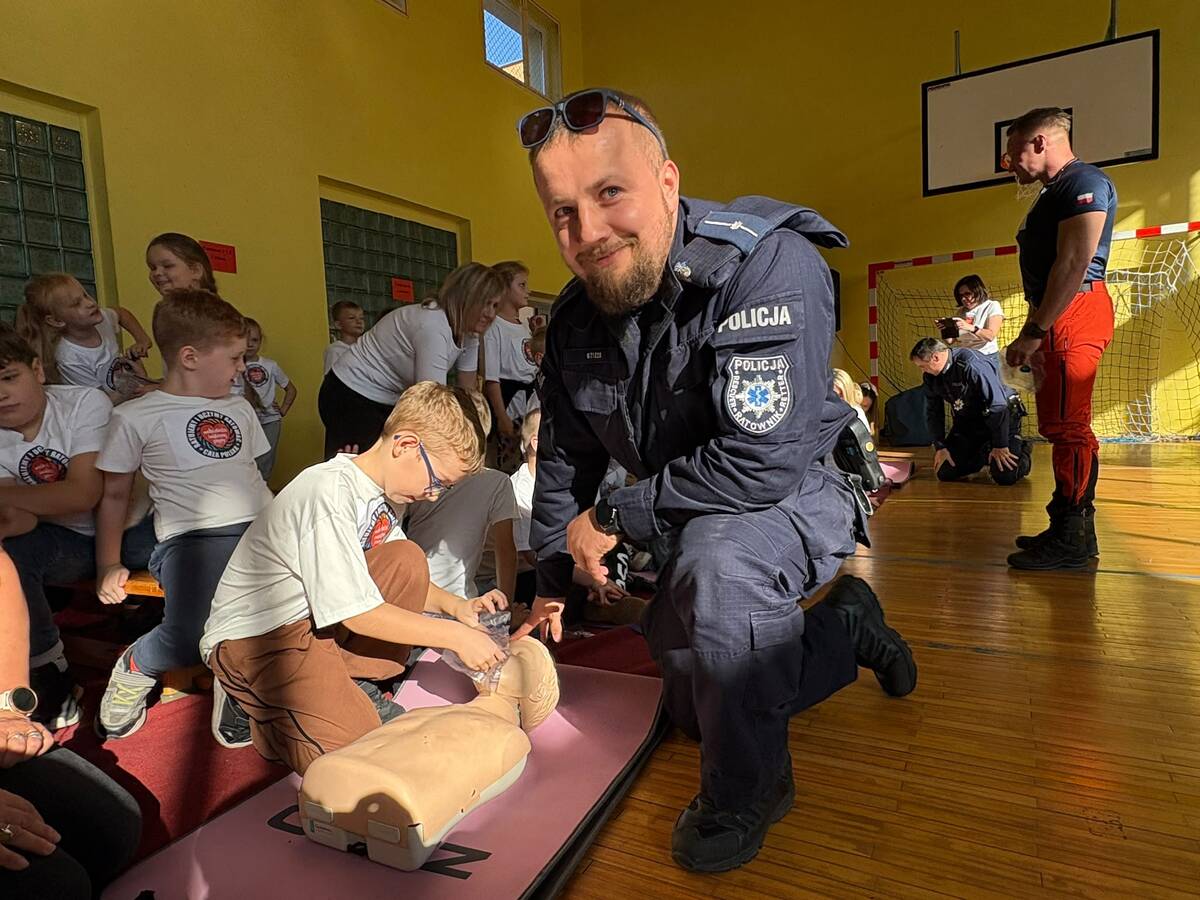 Policjanci z Wąbrzeźna w akcji ratownictwa w Zieleniu